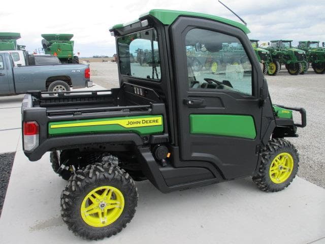 Image of John Deere XUV 835R equipment image 3
