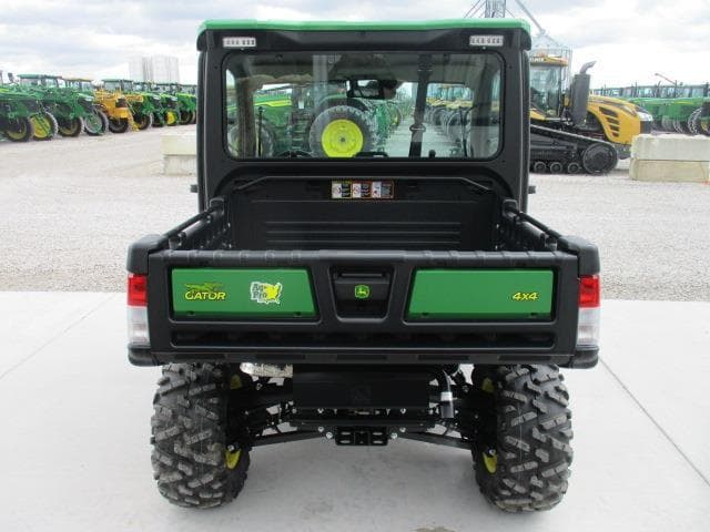 Image of John Deere XUV 835R equipment image 4