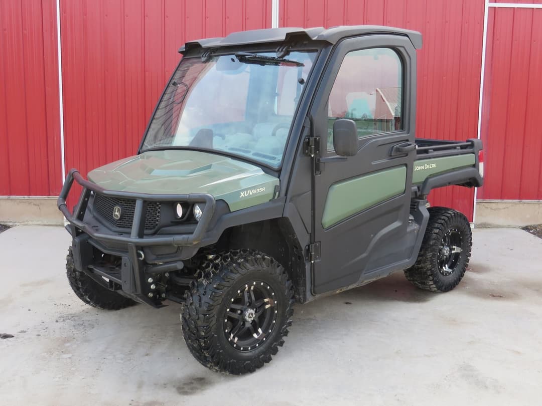 Image of John Deere XUV 835R Primary image