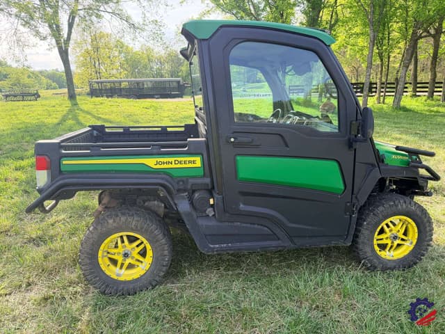 Image of John Deere XUV 835R equipment image 3