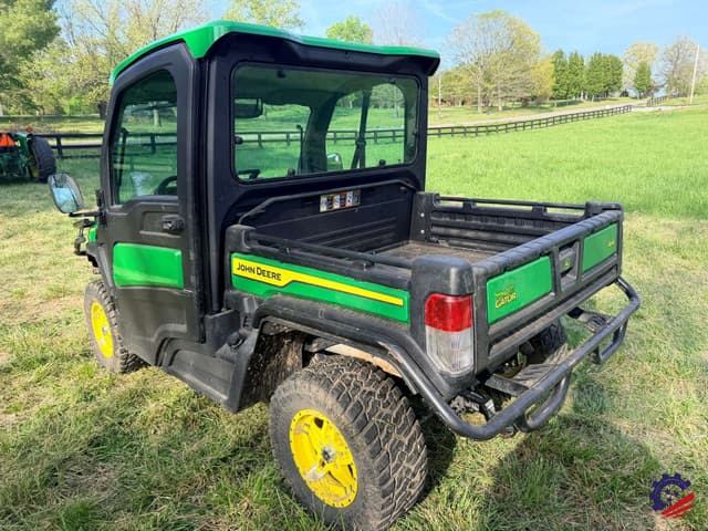 Image of John Deere XUV 835R equipment image 2