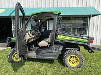 2024 John Deere XUV 835R Equipment Image0