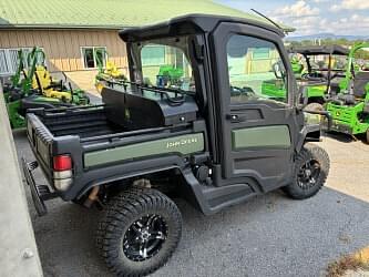 Image of John Deere XUV 835R equipment image 4