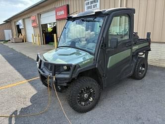 Image of John Deere XUV 835R equipment image 2