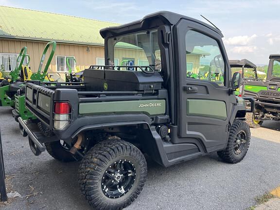 Image of John Deere XUV 835R Image 1