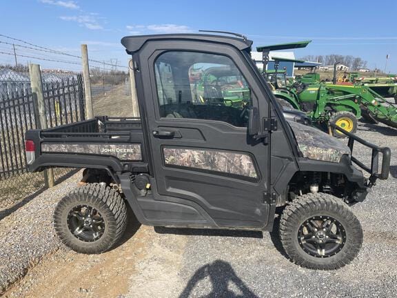 2024 John Deere XUV 835R Equipment Image0