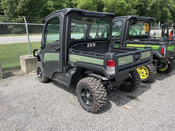 Image of John Deere XUV 835R equipment image 3