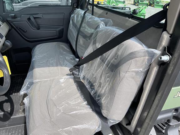 Image of John Deere XUV 835R equipment image 4