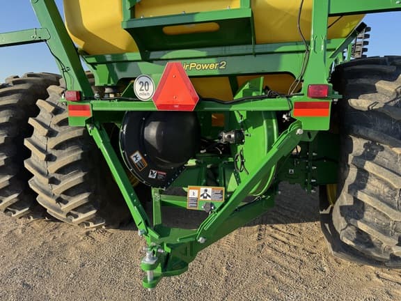 Image of John Deere H561 equipment image 2