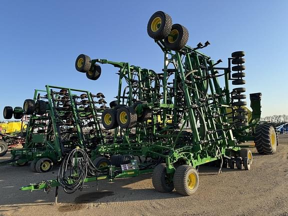 Image of John Deere H561 equipment image 1