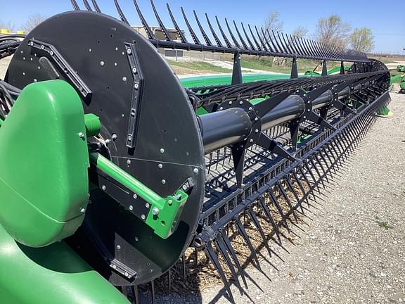 Image of John Deere RD35F equipment image 1