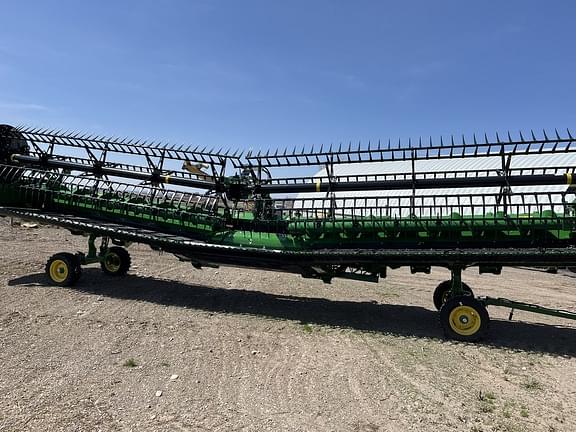 Image of John Deere HD35R equipment image 3