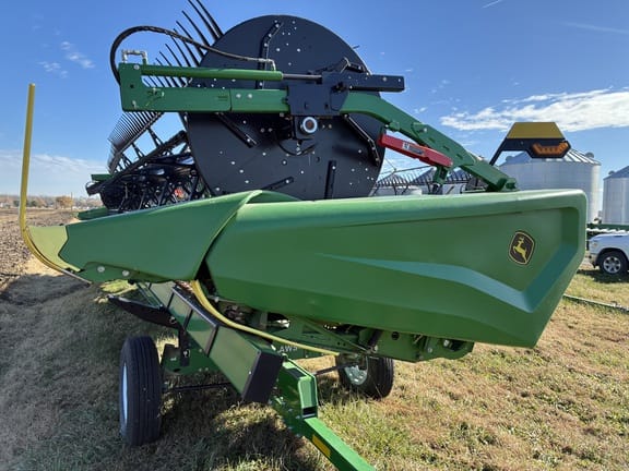 2024 John Deere HD40F Equipment Image0