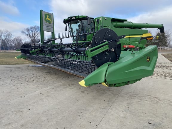 2024 John Deere HD40F Equipment Image0