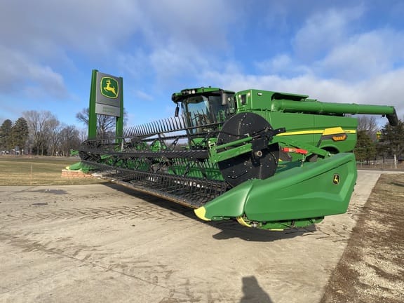 2024 John Deere HD40F Equipment Image0