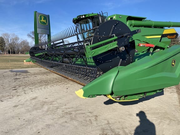 2024 John Deere HD40F Equipment Image0