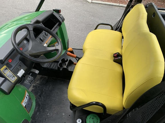 Image of John Deere HPX815E equipment image 4