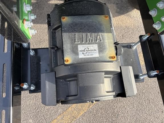 Image of John Deere 4045T equipment image 4