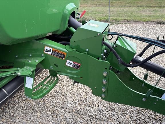 Image of John Deere L341R equipment image 2