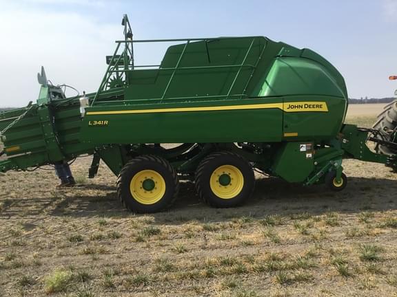 Image of John Deere L341R equipment image 2