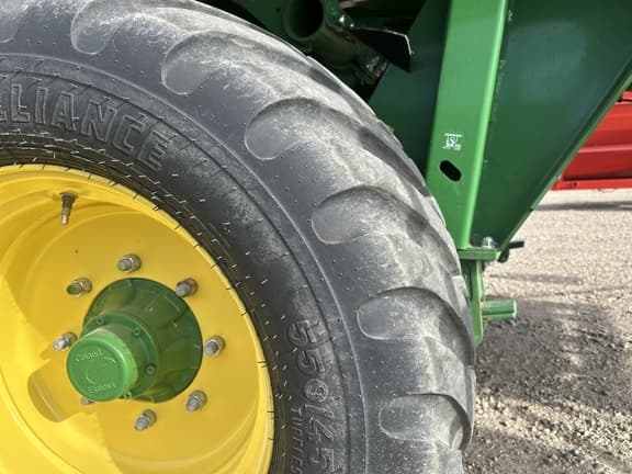 Image of John Deere L341R equipment image 4