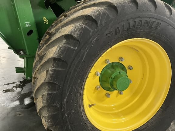 Image of John Deere L341R equipment image 2