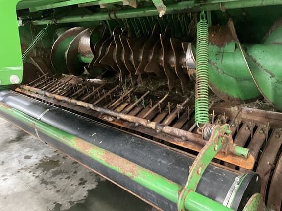 Image of John Deere L341R equipment image 4