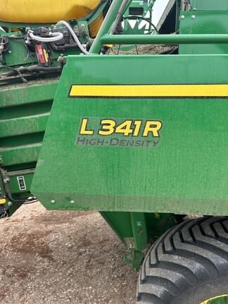 Image of John Deere L341R equipment image 4