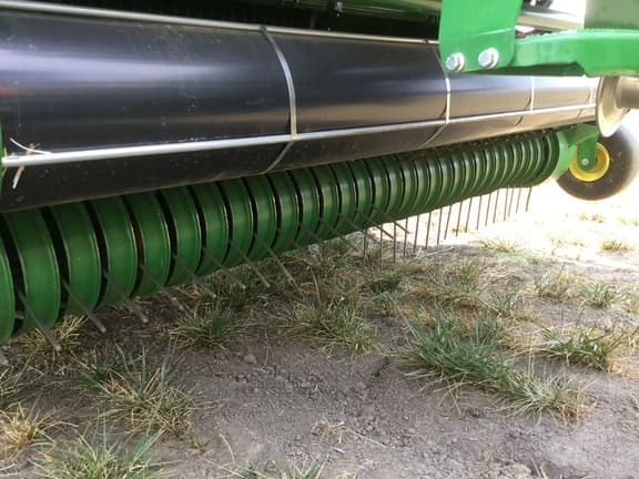 Image of John Deere L341R equipment image 2