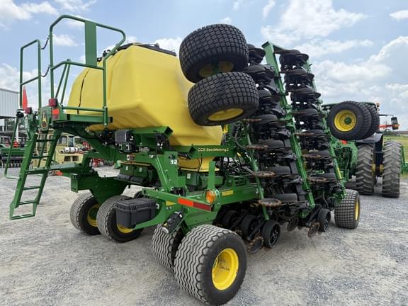 Image of John Deere N530C equipment image 4