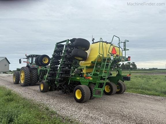 Image of John Deere N530C equipment image 2
