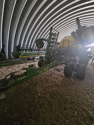 Image of John Deere N530C equipment image 3