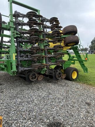 Image of John Deere N530C equipment image 1