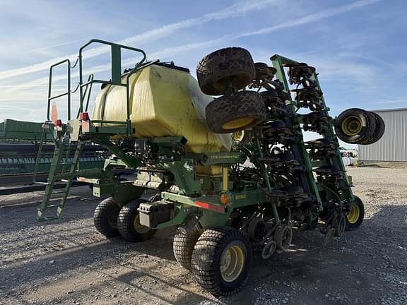 Image of John Deere N530C equipment image 4