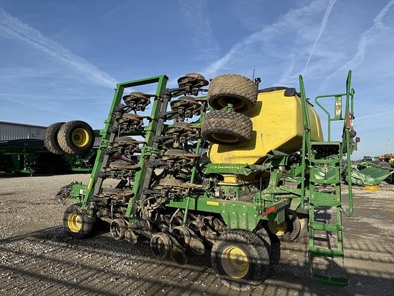 Image of John Deere N530C equipment image 1