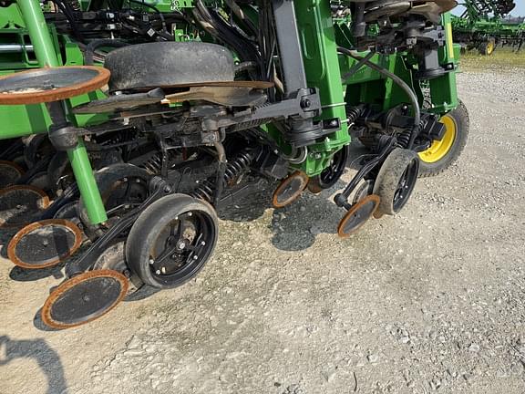 Image of John Deere N530C equipment image 4