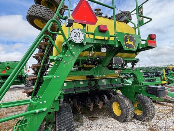 Image of John Deere N536C equipment image 3