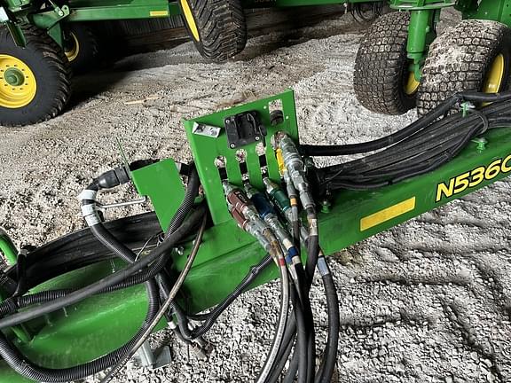 Image of John Deere N536C equipment image 4