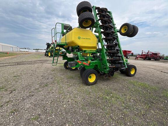 Image of John Deere N540C equipment image 4