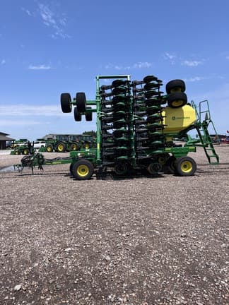 Image of John Deere N540C equipment image 1