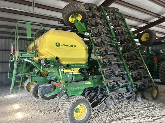 Image of John Deere N540C equipment image 1