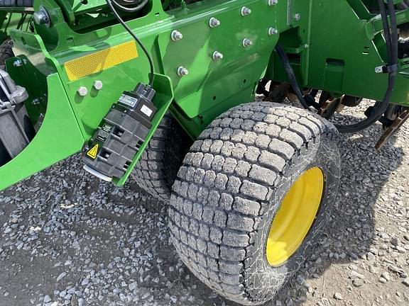 Image of John Deere N540C equipment image 4