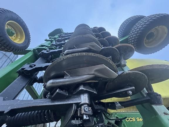 Image of John Deere N540C equipment image 4