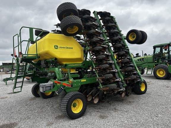 Image of John Deere N540C equipment image 4