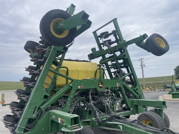 Image of John Deere N540C equipment image 2