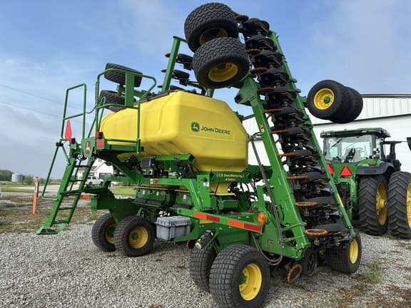 Image of John Deere N542C equipment image 4
