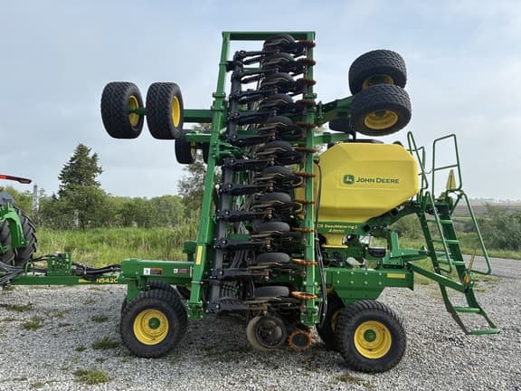 Image of John Deere N542C equipment image 1