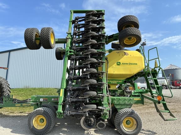 Image of John Deere N542C equipment image 1