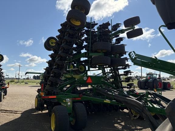 Image of John Deere N560 equipment image 4