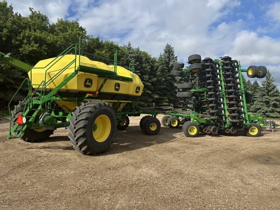 Image of John Deere N560 Primary image